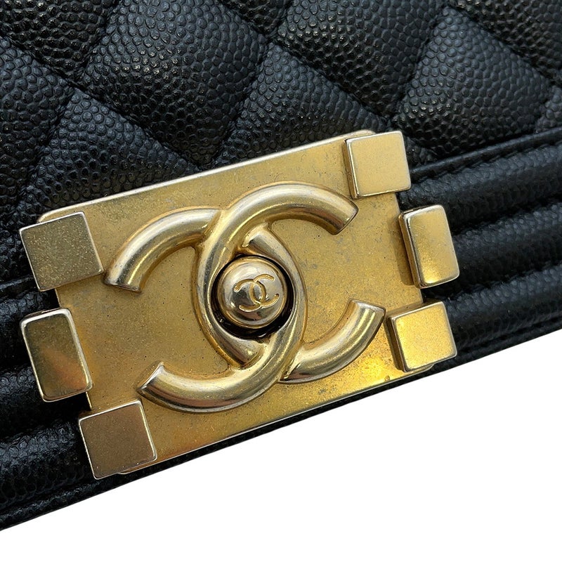 シャネル チェーンショルダーバッグ マトラッセ ココマーク ボーイシャネル キャビアスキン A67086 CHANEL 黒