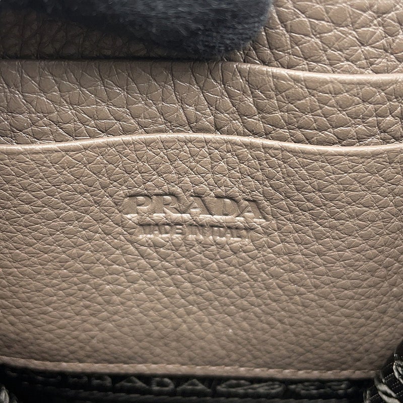 プラダ ボディバッグ スマートフォンケース トライアングルロゴ レザー 2ZH195 PRADA