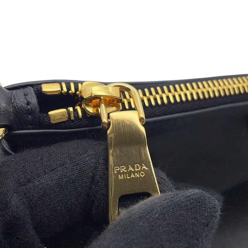 プラダ ショルダーバッグ トライアングルロゴ レザー 1BC238 PRADA バッグ