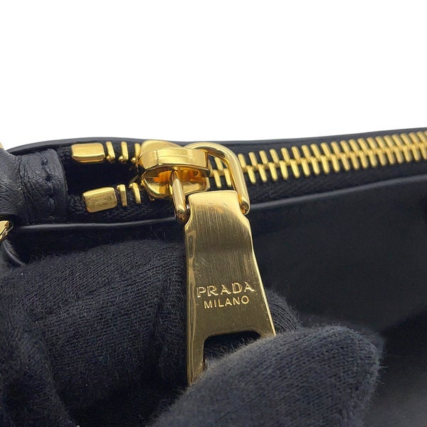 プラダ ショルダーバッグ トライアングルロゴ レザー 1BC238 PRADA バッグ