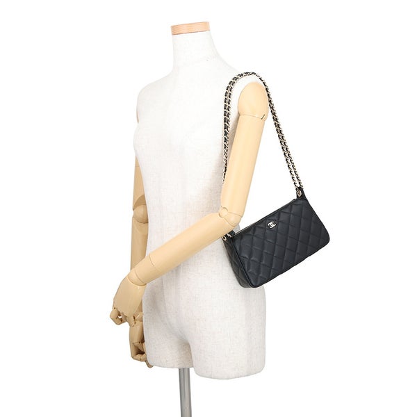 シャネル チェーンショルダーバッグ マトラッセ ココマーク チェーンクラッチ キャビアスキン AP4704 CHANEL 2way 黒