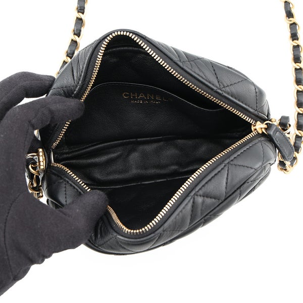 シャネル チェーンショルダーバッグ マトラッセ ココマーク カメラケース ラムスキン A91796 CHANEL ポシェット 黒
