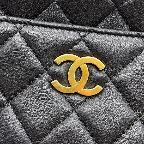 シャネル チェーンショルダーバッグ マトラッセ ココマーク カメラケース ラムスキン A91796 CHANEL ポシェット 黒