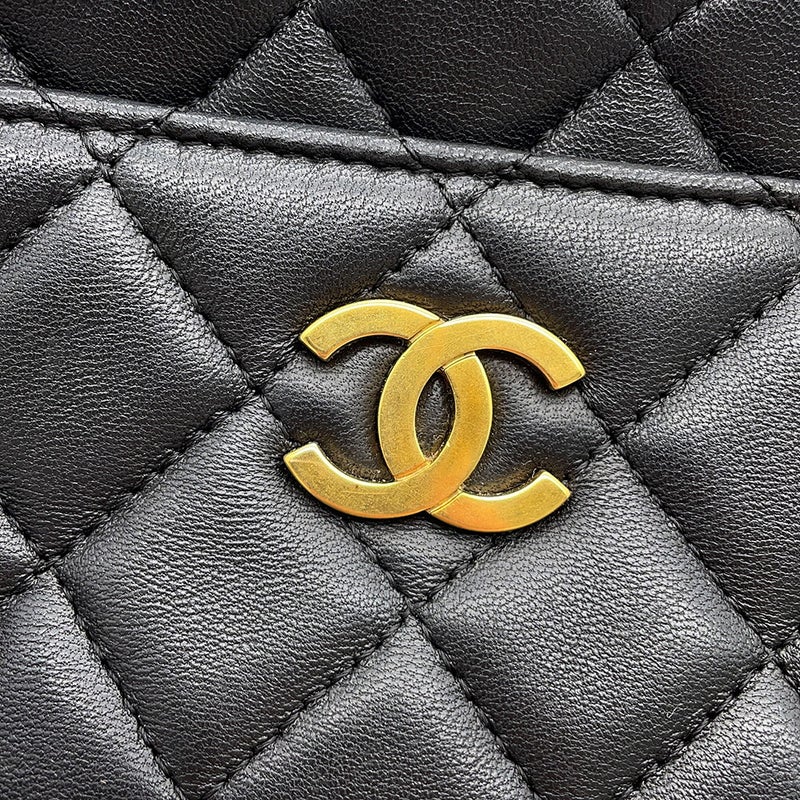 シャネル チェーンショルダーバッグ マトラッセ ココマーク カメラケース ラムスキン A91796 CHANEL ポシェット 黒