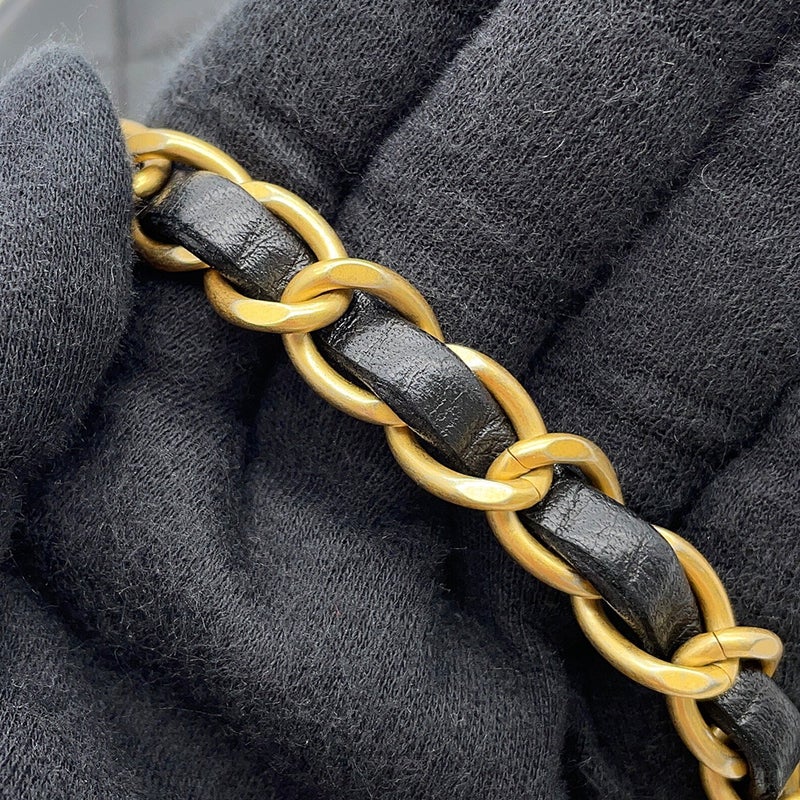 シャネル チェーンショルダーバッグ マトラッセ ココマーク カメラケース ラムスキン A91796 CHANEL ポシェット 黒