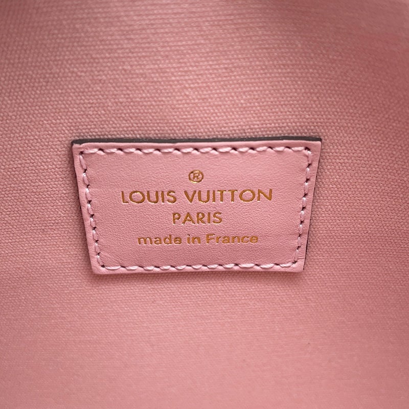 ルイヴィトン チェーンショルダーバッグ モノグラム・ヴェルニ カメラ・ポーチ M64058 LOUIS VUITTON ポシェット
