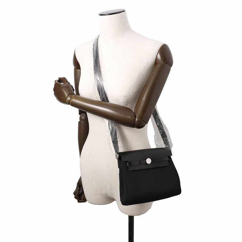 エルメス ショルダーバッグ エールバッグジップ ミニ ブラック/シルバー金具 トワルミリタリー/ヴァッシュハンター W刻印 黒