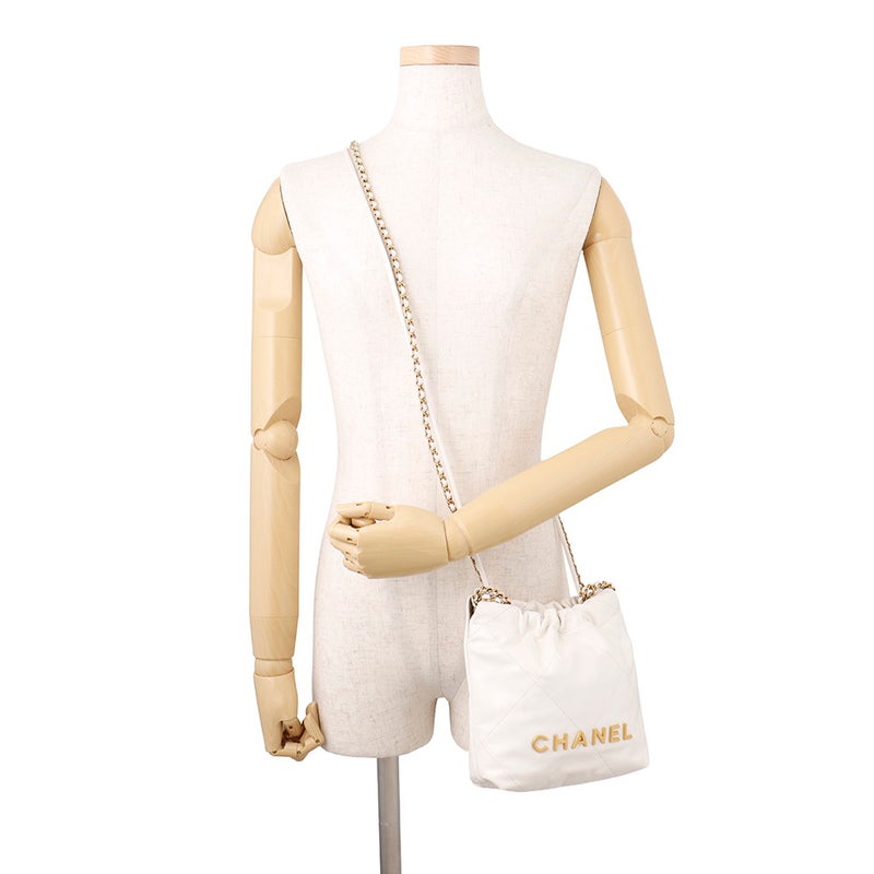 シャネル ハンドバッグ CHANEL 22 ミニ ココマーク シャイニーカーフレザー AS3980 CHANEL 2wayショルダーバッグ 白