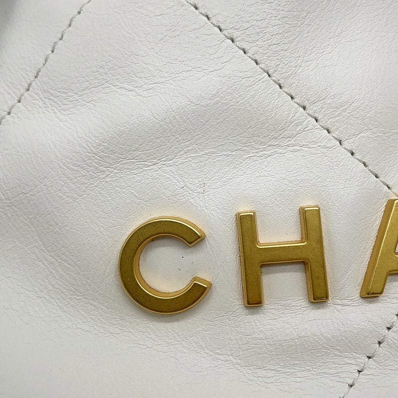シャネル ハンドバッグ CHANEL 22 ミニ ココマーク シャイニーカーフレザー AS3980 CHANEL 2wayショルダーバッグ 白