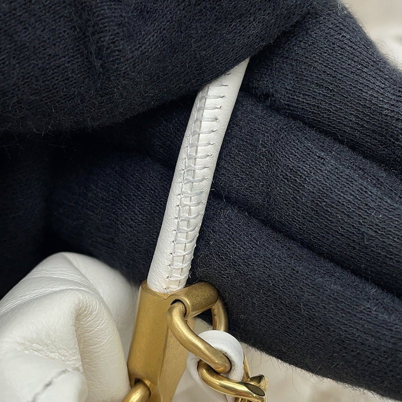 シャネル ハンドバッグ CHANEL 22 ミニ ココマーク シャイニーカーフレザー AS3980 CHANEL 2wayショルダーバッグ 白