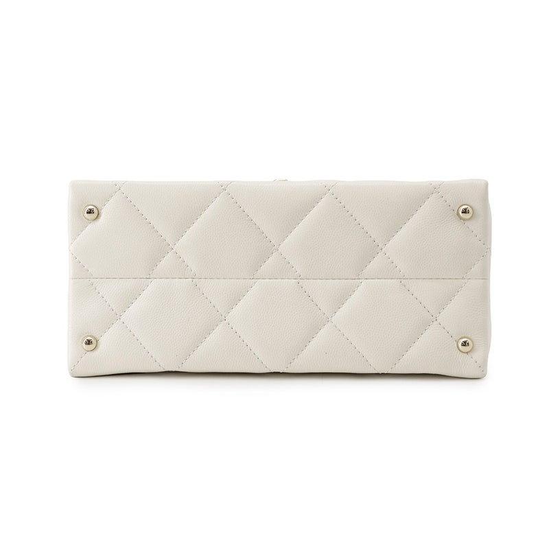シャネル チェーンショルダーバッグ マトラッセ ココマーク トップハンドル ミニ フラップ キャビアスキン AS4711 CHANEL 白