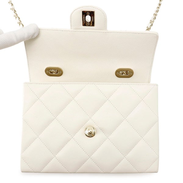 シャネル チェーンショルダーバッグ マトラッセ ココマーク トップハンドル ミニ フラップ キャビアスキン AS4711 CHANEL 白