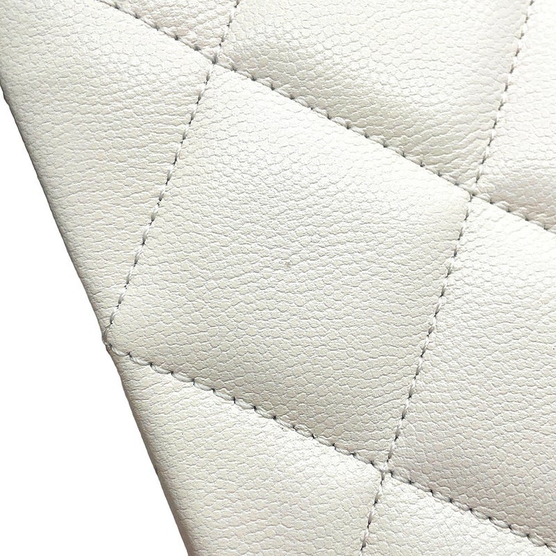 シャネル チェーンショルダーバッグ マトラッセ ココマーク トップハンドル ミニ フラップ キャビアスキン AS4711 CHANEL 白