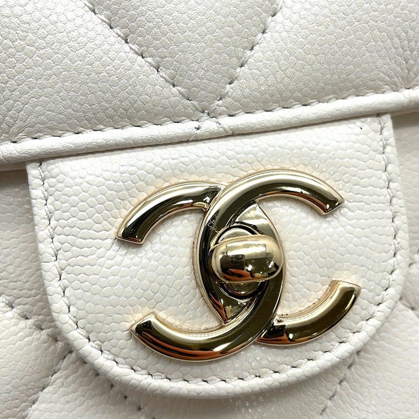シャネル チェーンショルダーバッグ マトラッセ ココマーク トップハンドル ミニ フラップ キャビアスキン AS4711 CHANEL 白