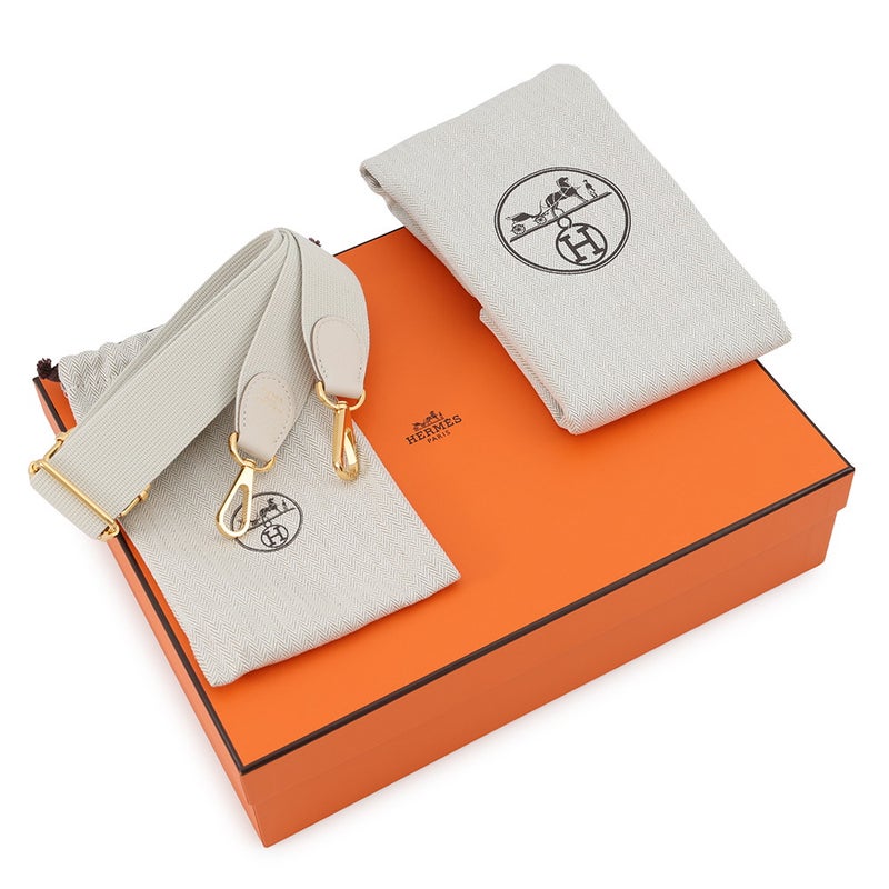 エルメス ショルダーバッグ エブリン3 23 クレ/ゴールド金具 トリヨンクレマンス G刻印 HERMES