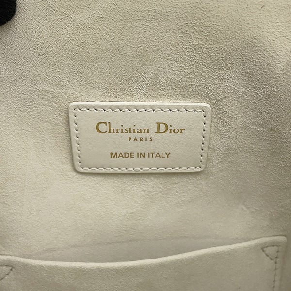 ディオール ハンドバッグ C'est Dior セディオール CDエンボス ミディアム レザー M2271UBHA 2wayショルダー 白