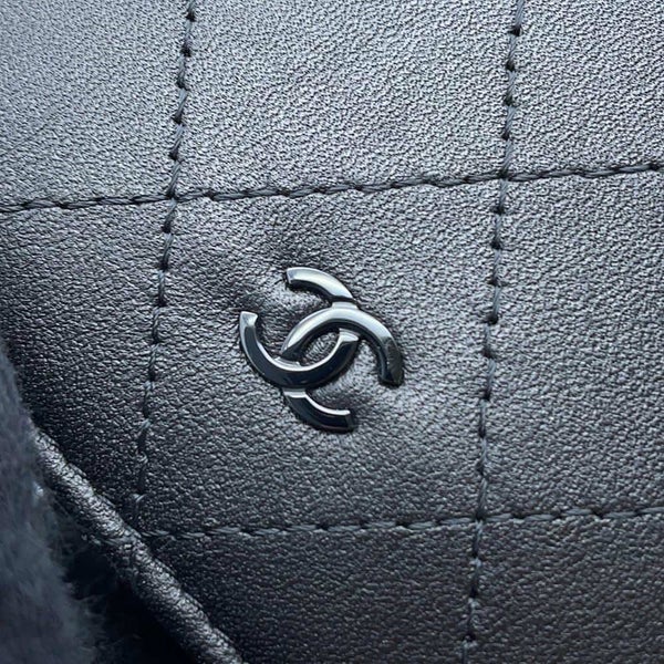 シャネル 二つ折り財布 ココマーク マトラッセ スモールウォレット AP4381 CHANEL 黒