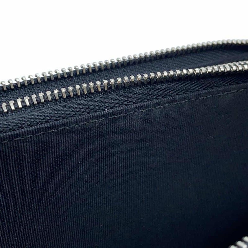 シャネル ポーチ マトラッセ ココマーク トリプルファスナー ソフトキャビアスキン CHANEL 黒