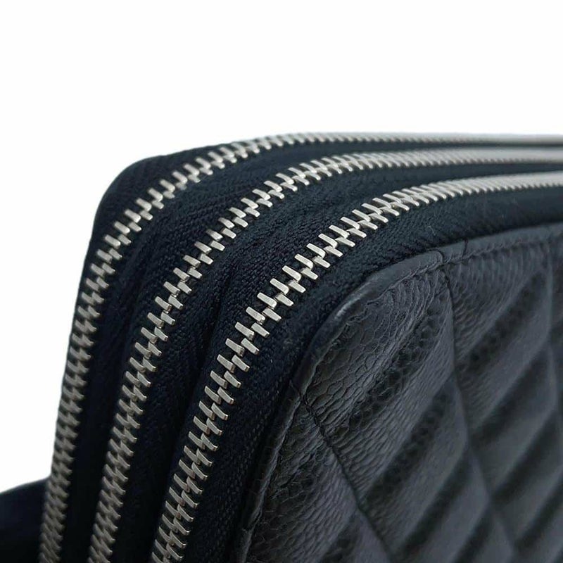 シャネル ポーチ マトラッセ ココマーク トリプルファスナー ソフトキャビアスキン CHANEL 黒