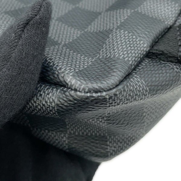 ルイヴィトン ボディバッグ ダミエ・グラフィット アヴェニュー・スリングバッグ N41719 LOUIS VUITTON 黒 ブラック