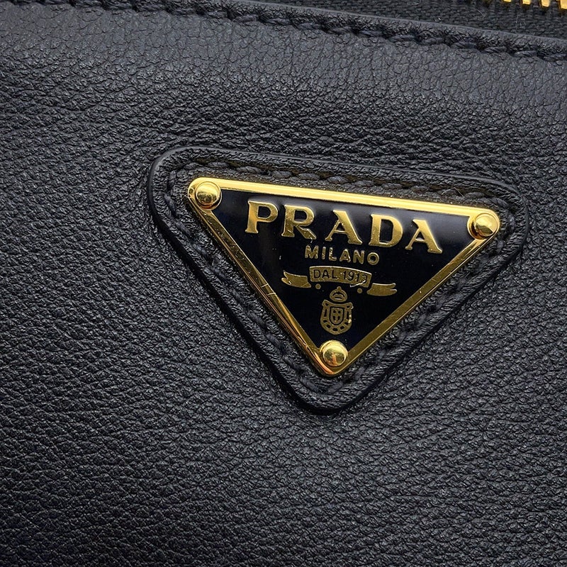 プラダ ショルダーバッグ トライアングルロゴ レザー 1BC238 PRADA バッグ 黒