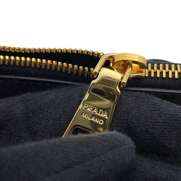 プラダ ショルダーバッグ トライアングルロゴ レザー 1BC238 PRADA バッグ 黒