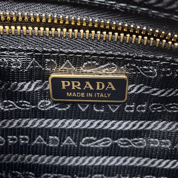 プラダ ショルダーバッグ トライアングルロゴ レザー 1BC238 PRADA バッグ 黒