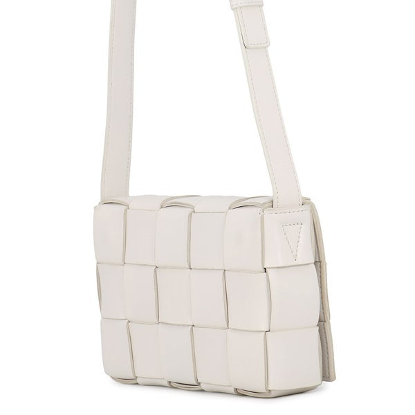 ボッテガヴェネタ ショルダーバッグ マキシイントレチャート スモール カセット ラムスキン 730848 BOTTEGA VENETA 白