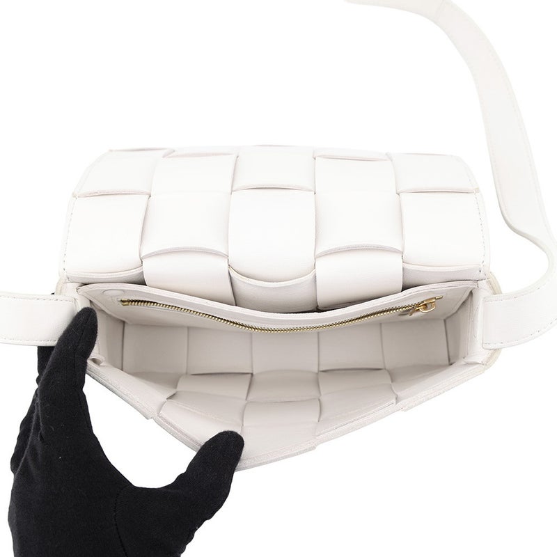 ボッテガヴェネタ ショルダーバッグ マキシイントレチャート スモール カセット ラムスキン 730848 BOTTEGA VENETA 白