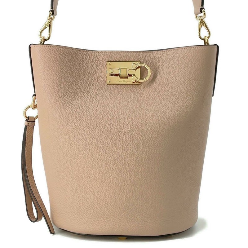 サルヴァトーレ・フェラガモ ショルダーバッグ ガンチーニ ザ スタジオバケット 212892 Ferragamo ピンクベージュ