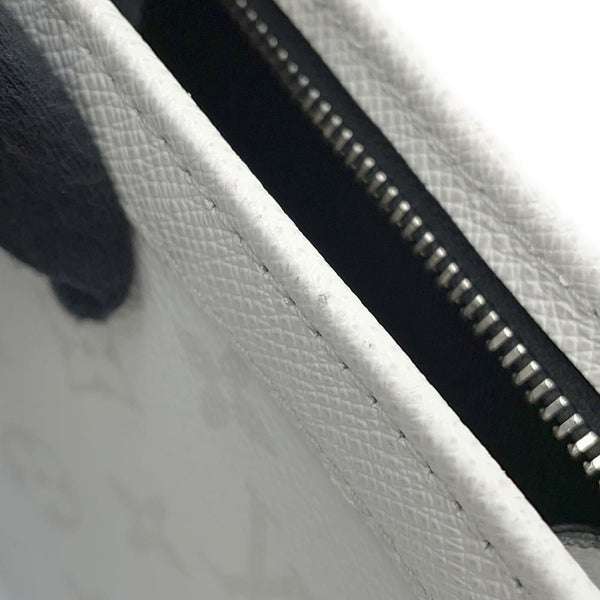 ルイヴィトン ショルダーバッグ モノグラム タイガ ガストン・ウェアラブル ウォレット M30935 LOUIS VUITTON 白