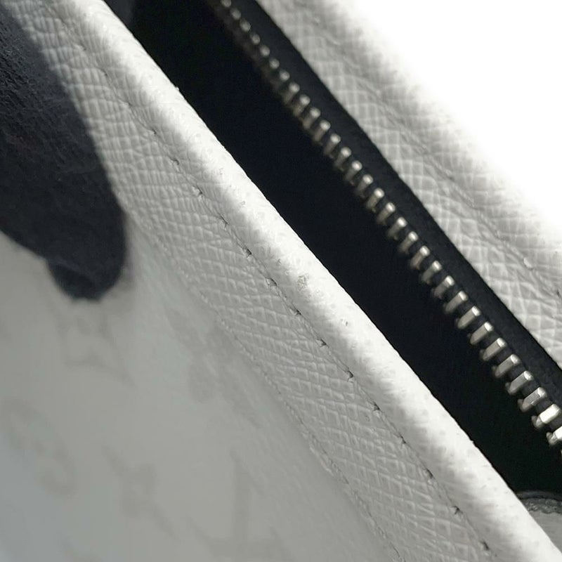 ルイヴィトン ショルダーバッグ モノグラム タイガ ガストン・ウェアラブル ウォレット M30935 LOUIS VUITTON 白