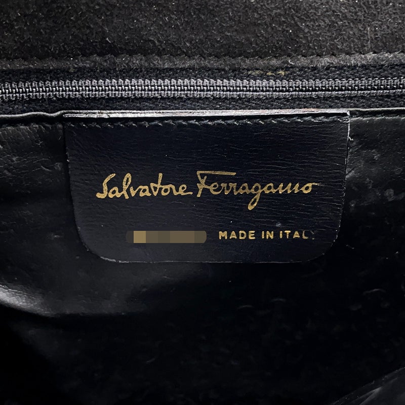 サルヴァトーレ・フェラガモ チェーンショルダーバッグ スエード Ferragamo バッグ 黒