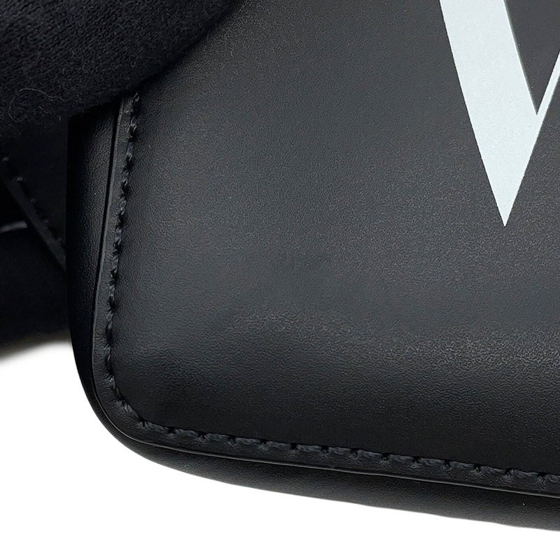 ヴァレンティノ・ガラヴァーニ ボディバッグ VLTNロゴ レザー VY2B0A10WJW VALENTINO ベルトバッグ 黒