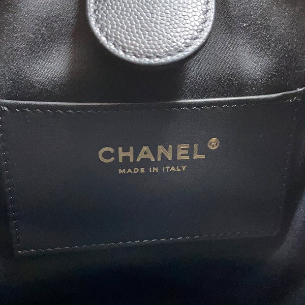 シャネル リュック CHANEL 25 ミディアム バックパック マトラッセ ココマーク キャビアスキン AS5600 CHANEL 黒