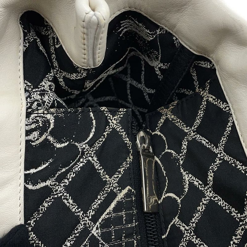 シャネル トートバッグ エッセンシャル トートGM A46882 CHANEL ロゴ ショルダーバッグ 白