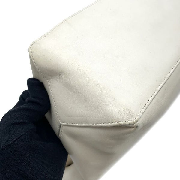 シャネル トートバッグ エッセンシャル トートGM A46882 CHANEL ロゴ ショルダーバッグ 白