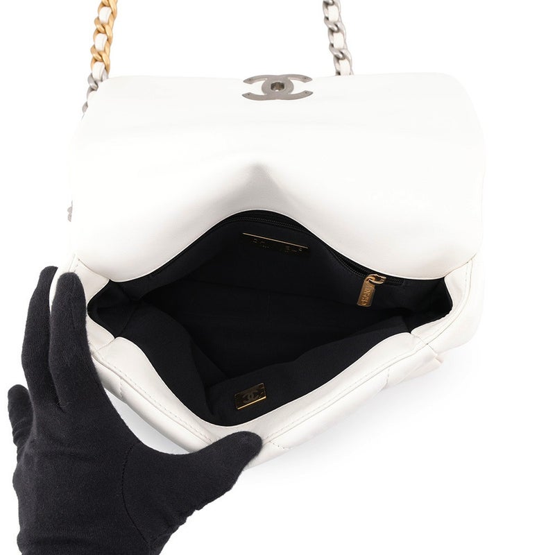 シャネル チェーンショルダーバッグ CHANEL19 フラップバッグ ココマーク ラムスキン AS1160 CHANEL 白