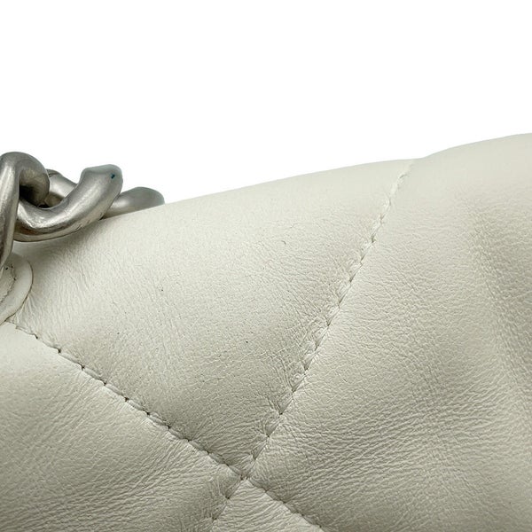 シャネル チェーンショルダーバッグ CHANEL19 フラップバッグ ココマーク ラムスキン AS1160 CHANEL 白