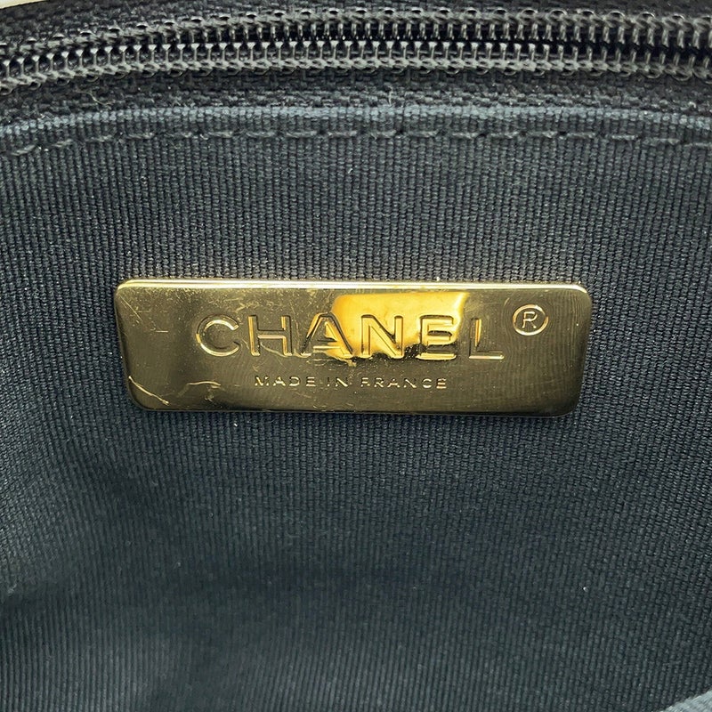 シャネル チェーンショルダーバッグ CHANEL19 フラップバッグ ココマーク ラムスキン AS1160 CHANEL 白