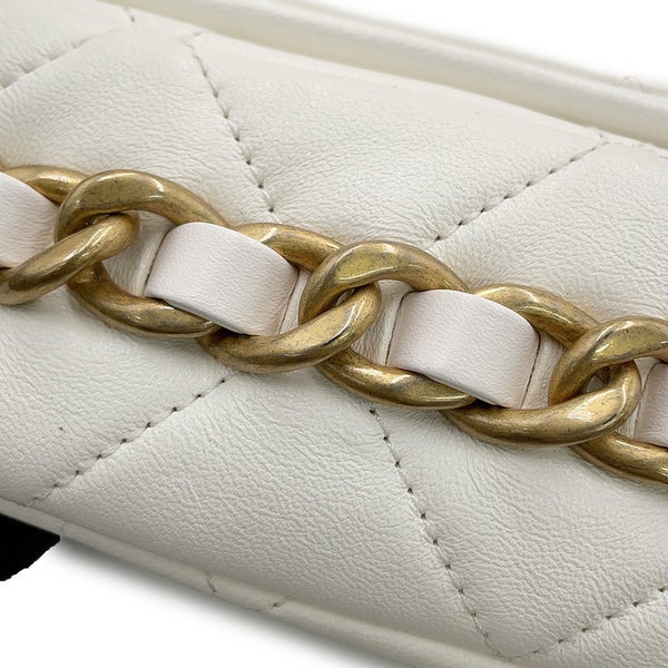 シャネル チェーンショルダーバッグ マトラッセ ココマーク ラムスキン AS4451 CHANEL 白