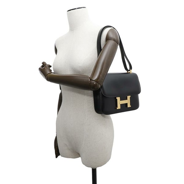 エルメス ショルダーバッグ コンスタンス23 ブラック/ゴールド金具 ボックスカーフ 〇W刻印 黒