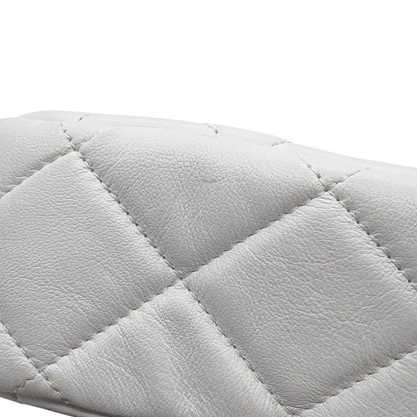 シャネル チェーンショルダーバッグ スモール マトラッセ ココマーク ラムスキン AS3206 CHANEL 白