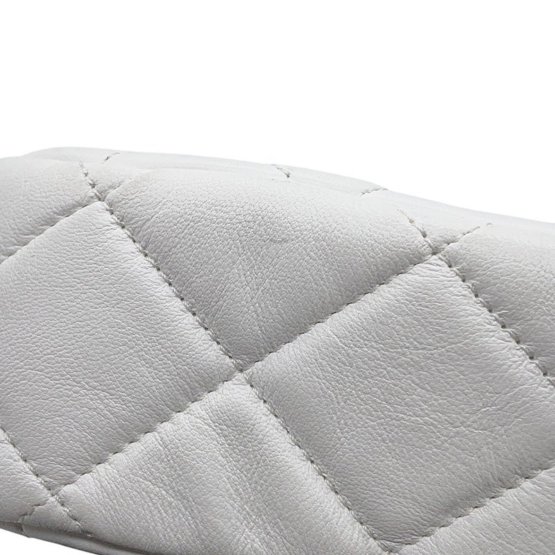 シャネル チェーンショルダーバッグ スモール マトラッセ ココマーク ラムスキン AS3206 CHANEL 白