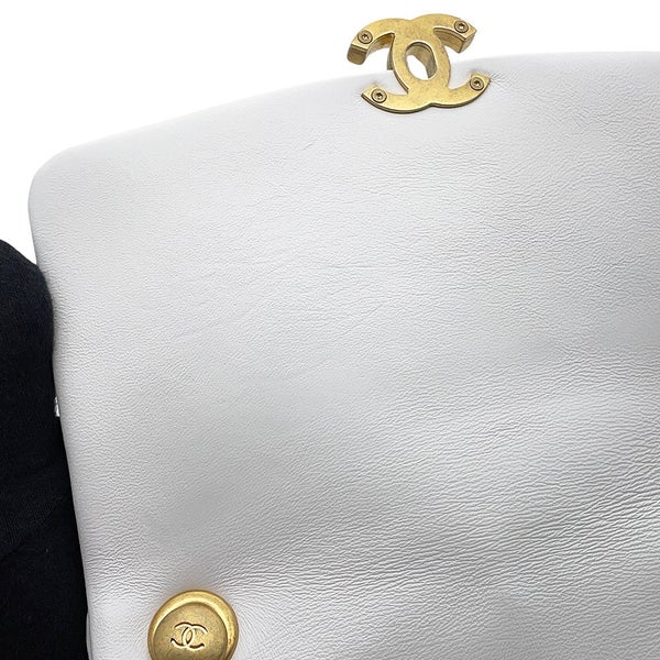 シャネル チェーンショルダーバッグ スモール マトラッセ ココマーク ラムスキン AS3206 CHANEL 白