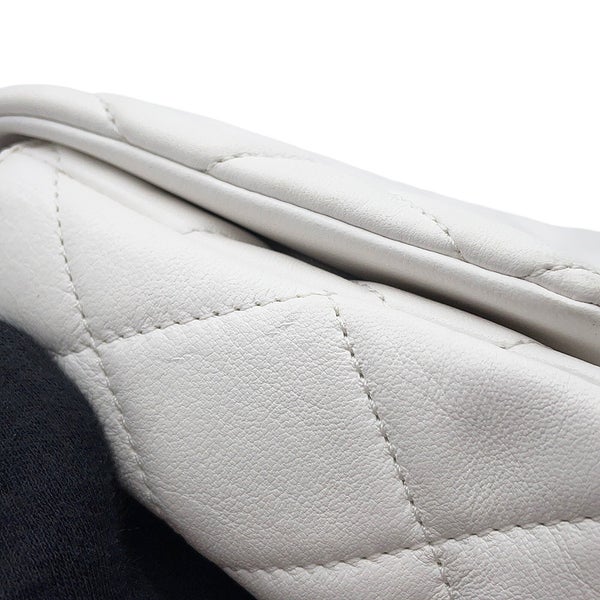 シャネル チェーンショルダーバッグ スモール マトラッセ ココマーク ラムスキン AS3206 CHANEL 白
