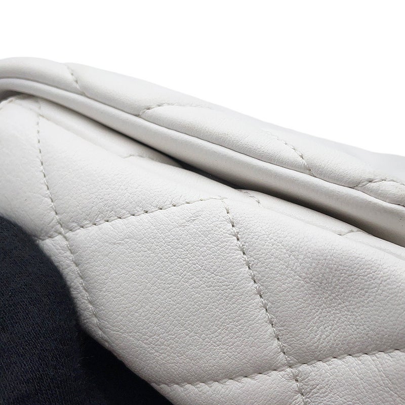 シャネル チェーンショルダーバッグ スモール マトラッセ ココマーク ラムスキン AS3206 CHANEL 白