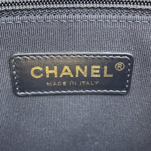シャネル チェーンショルダーバッグ スモール マトラッセ ココマーク ラムスキン AS3206 CHANEL 白