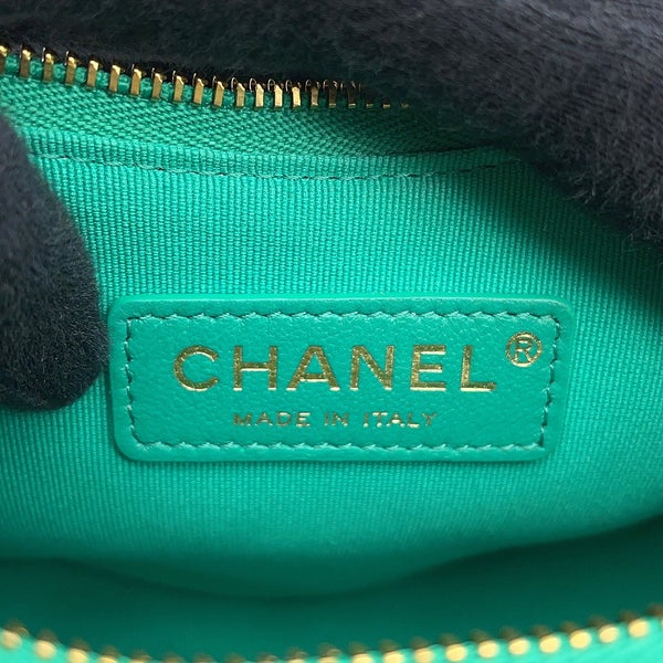 シャネル チェーンショルダーバッグ マトラッセ スモールホーボー ココマーク ラムスキン AS3917 CHANEL バッグ