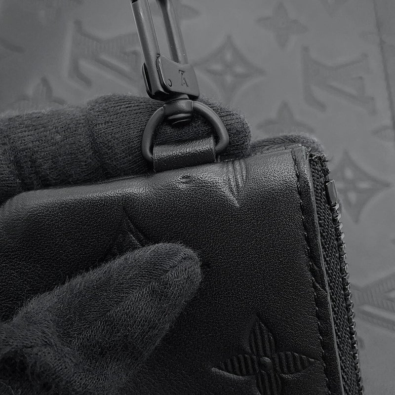 ルイヴィトン ショルダーバッグ モノグラム・シャドウ デュオ・メッセンジャー M69827 LOUIS VUITTON 黒 ブラック